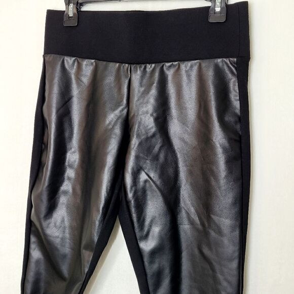 Torrid Faux Leather Pull On Pants Size 0 - Picture 2 of 7